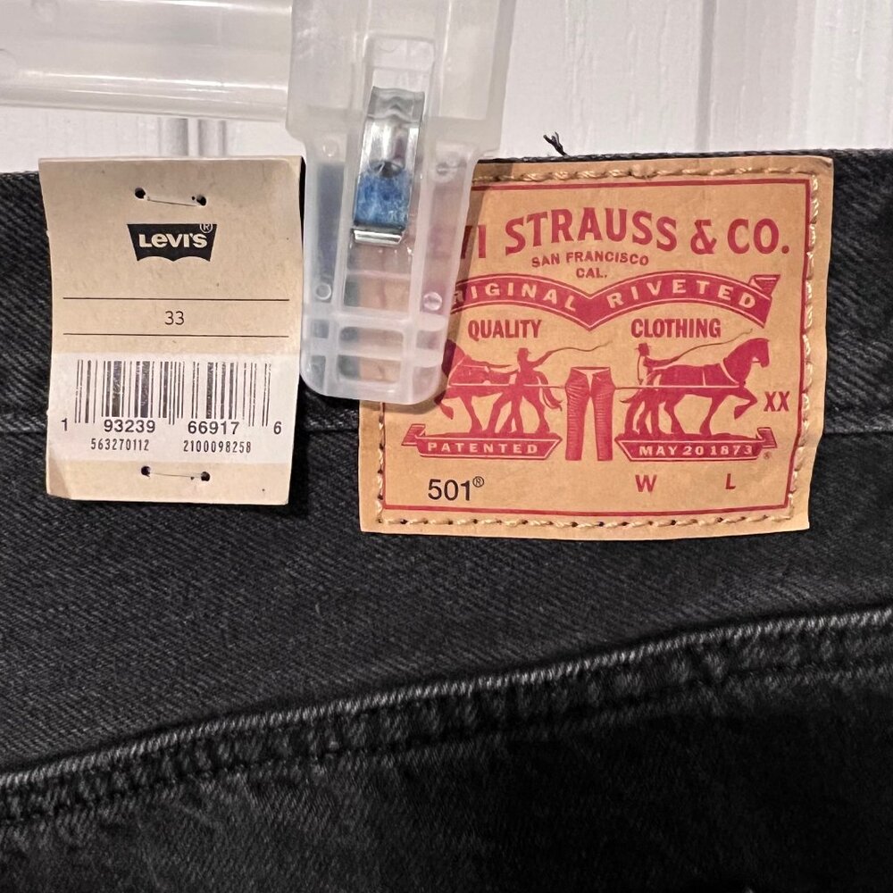 Levi Strauss & Co.501 Shorts-NWT-Black-Women's Distressed A high Rise-Button Fly - Picture 8 of 14